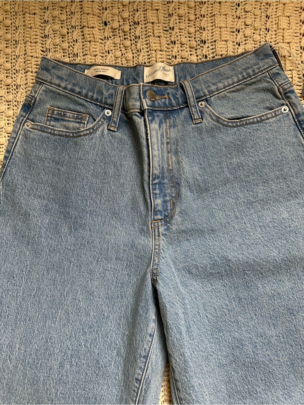 Universal Thread Women's Straight Leg Jeans - Light Blue Wash - Picture 2 of 10